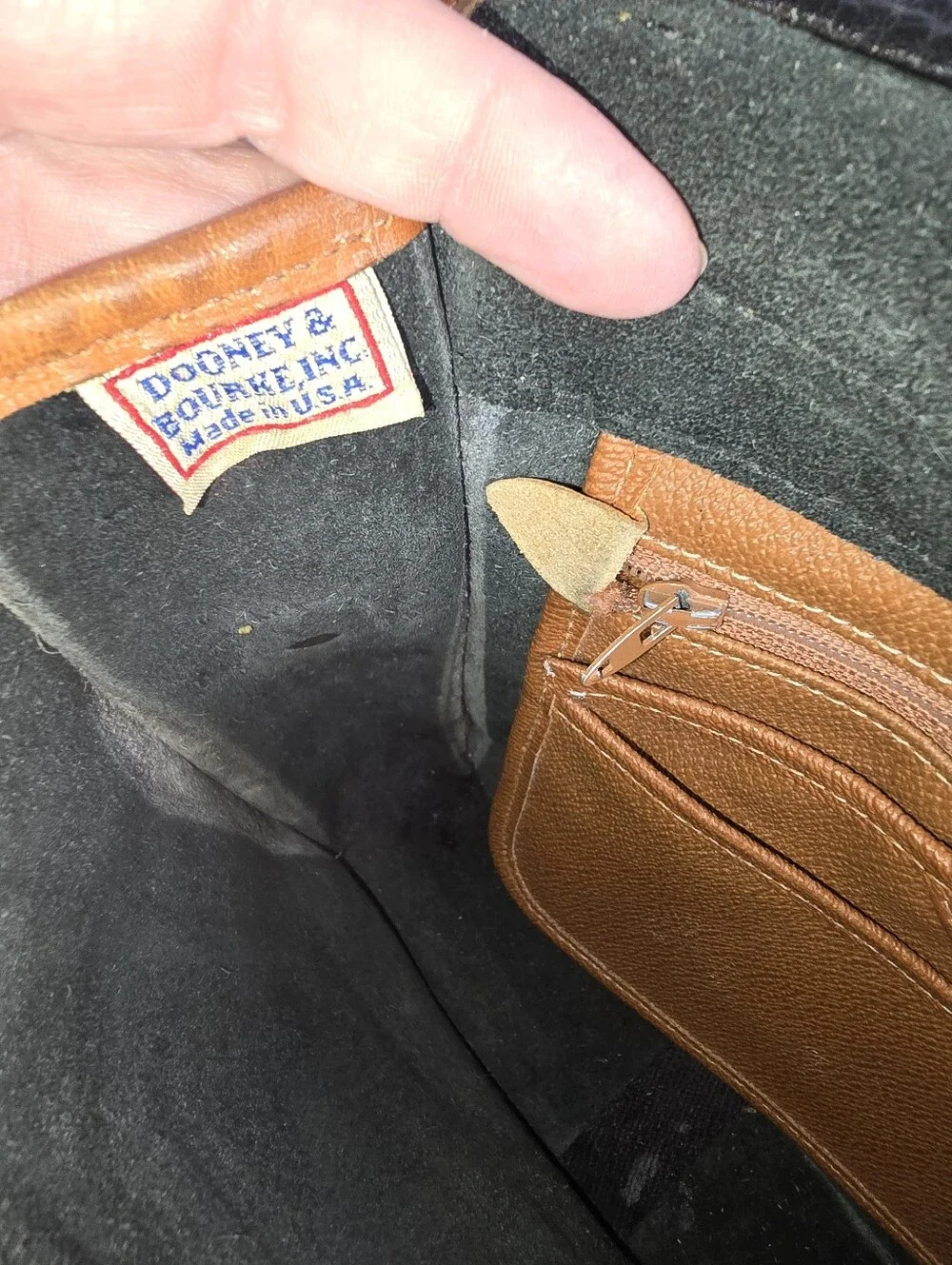 Vintage 1990s Dooney & Bourke Surrey carrier crossbody bag Black Pebbled Leather